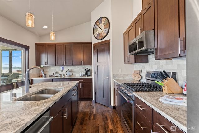 2968 Tillicum Beach Drive, Camano Island, WA 98282