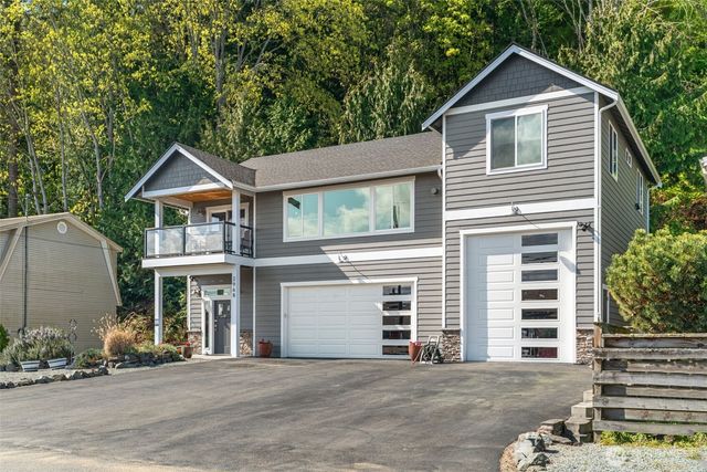 2968 Tillicum Beach Drive, Camano Island, WA 98282