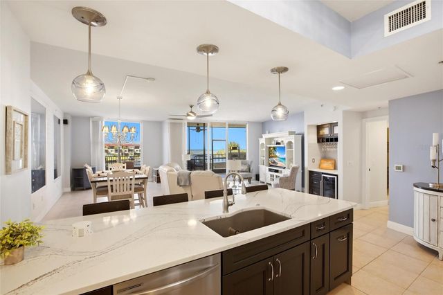 3313 SUNSET KEY CIRCLE 105, Punta Gorda, FL 33955