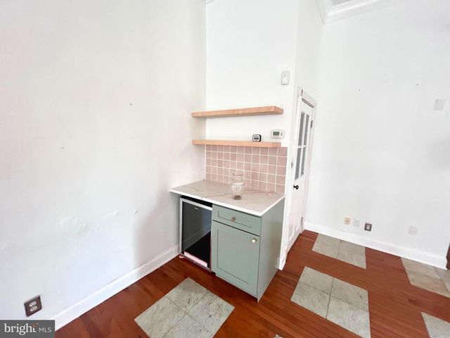 934 E MOYAMENSING AVE, Philadelphia, PA 19147