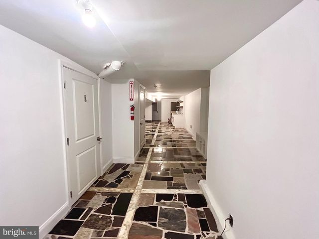 934 E MOYAMENSING AVE, Philadelphia, PA 19147