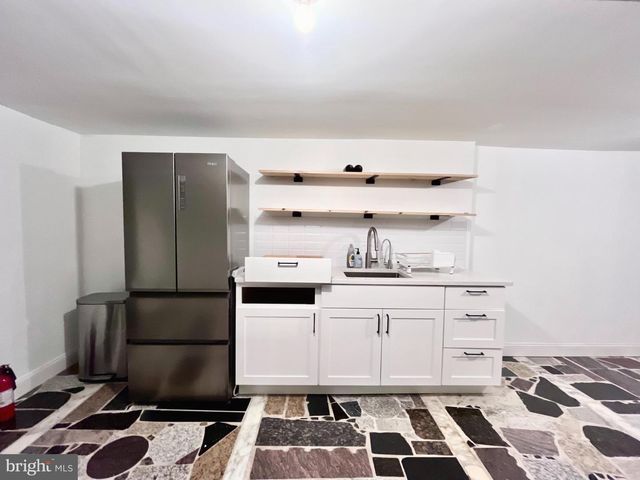 934 E MOYAMENSING AVE, Philadelphia, PA 19147