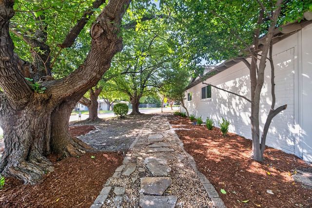 4750 Cockrell Avenue, Fort Worth, TX 76133