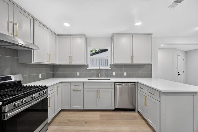 4750 Cockrell Avenue, Fort Worth, TX 76133