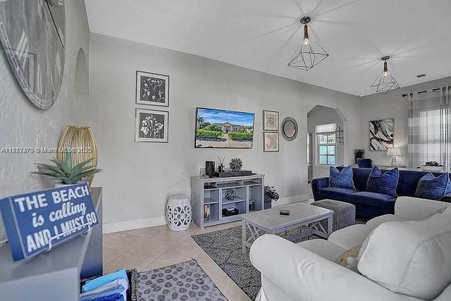 8900 Harding Ave, Surfside, FL 33154