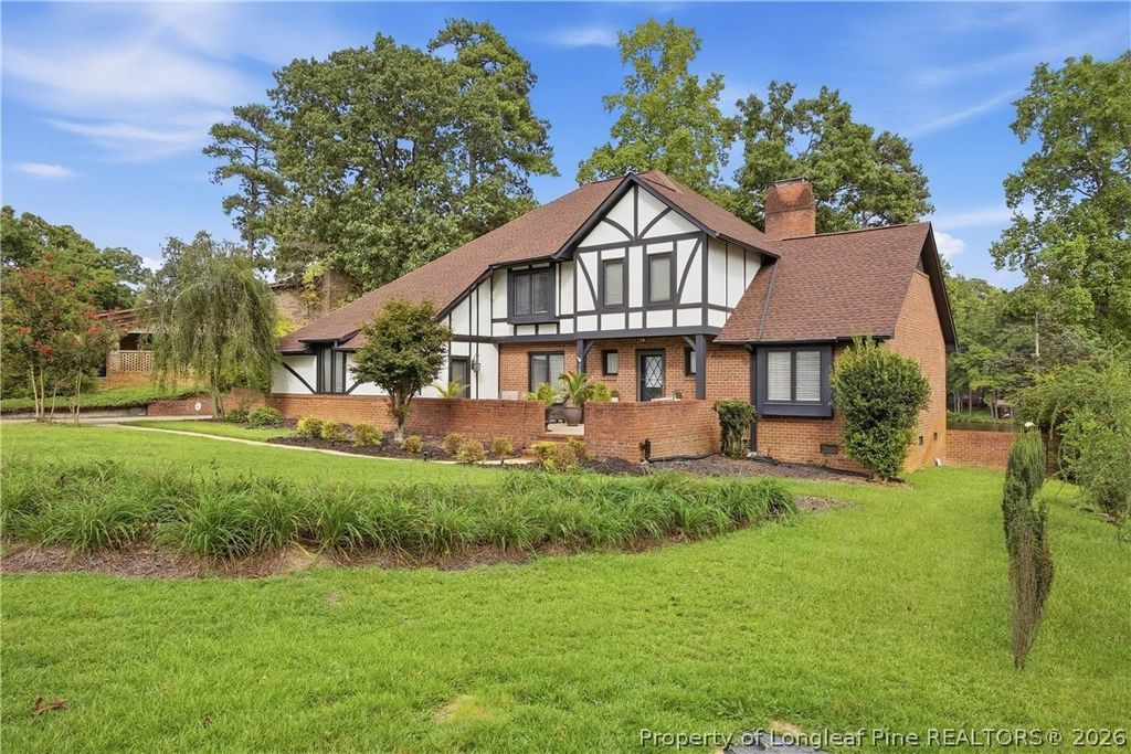 209 E Lochhaven Drive, Fayetteville, NC 28314 — photo 2