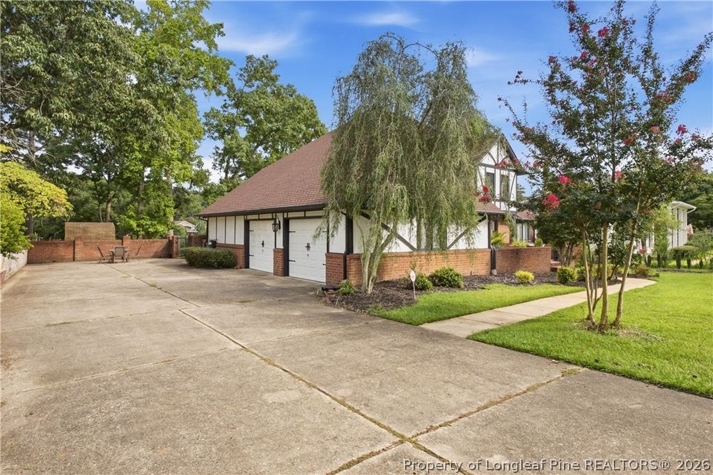 209 E Lochhaven Drive, Fayetteville, NC 28314 — photo 3