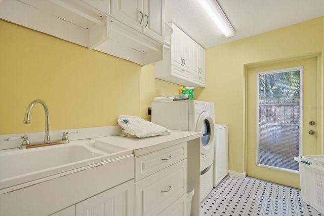 416 SUNSET DRIVE, Venice, FL 34285