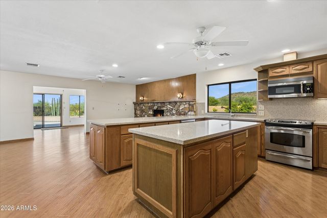9607 N 40TH Street, Phoenix, AZ 85028