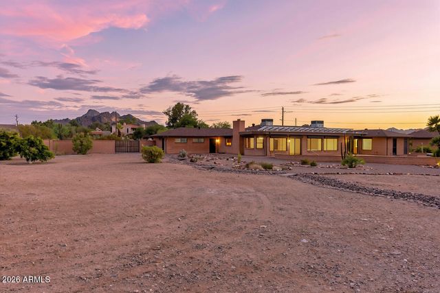 9607 N 40TH Street, Phoenix, AZ 85028