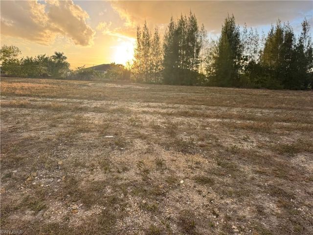 907 NE 1st AVE, Cape Coral, FL 33909