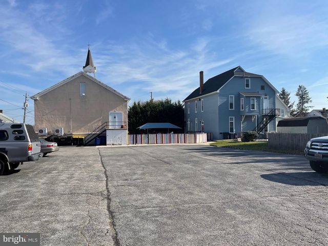 2 PARK ST, Shrewsbury, PA 17361