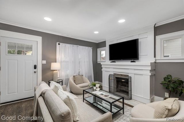 359 E Saratoga Street, Ferndale, MI 48220