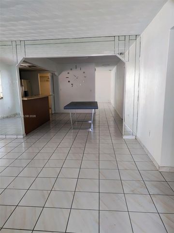 525 SW 56th Ave, Miami, FL 33134