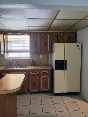 525 SW 56th Ave, Miami, FL 33134