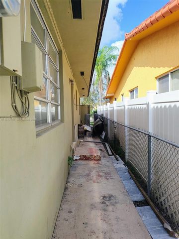 525 SW 56th Ave, Miami, FL 33134