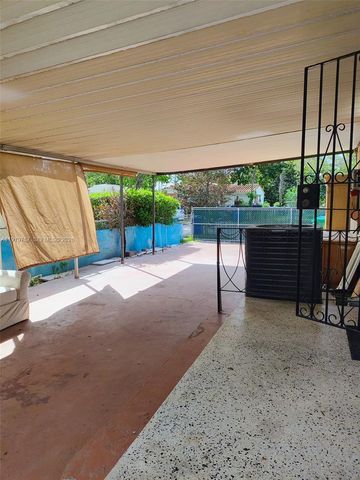 525 SW 56th Ave, Miami, FL 33134