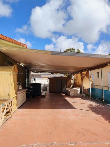 525 SW 56th Ave, Miami, FL 33134