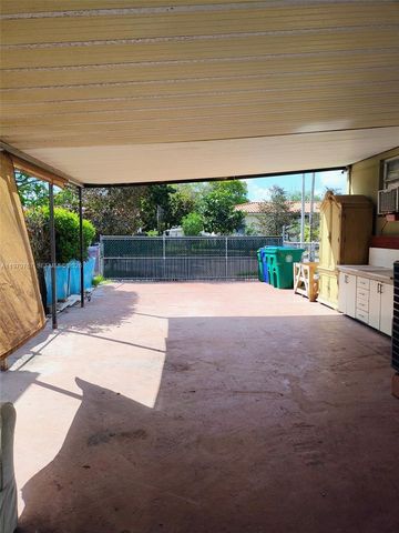 525 SW 56th Ave, Miami, FL 33134