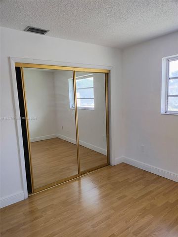 525 SW 56th Ave, Miami, FL 33134