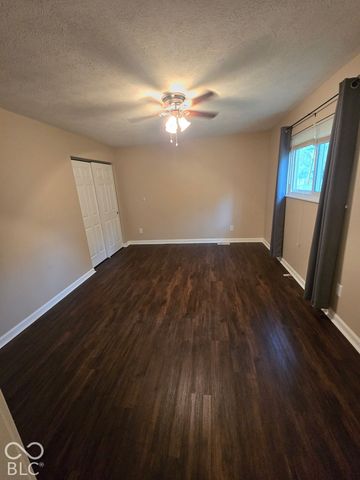 969 Stonegate, Greenwood, IN 46142