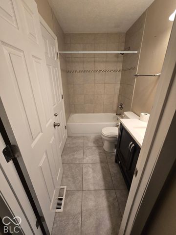 969 Stonegate, Greenwood, IN 46142