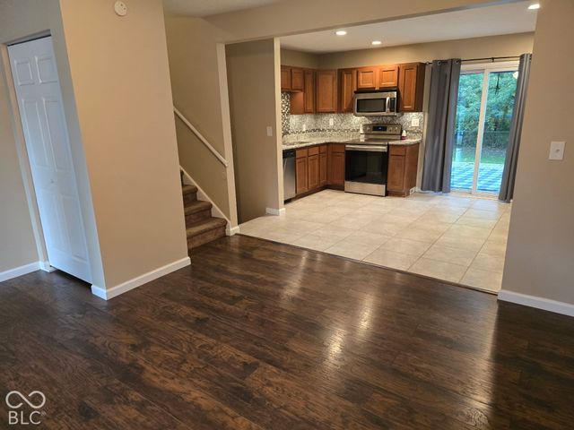 969 Stonegate, Greenwood, IN 46142