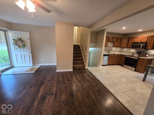 969 Stonegate, Greenwood, IN 46142
