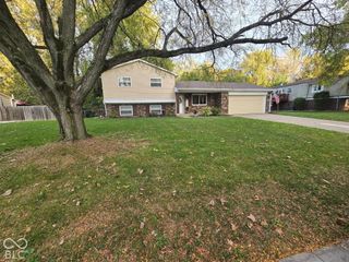969 Stonegate, Greenwood, IN 46142