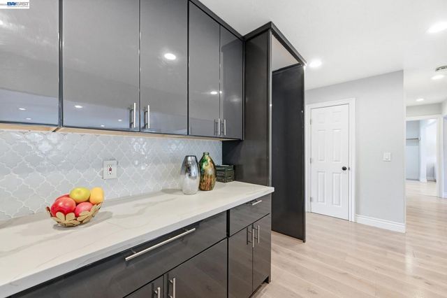 31333 San Andreas Dr, Union City, CA 94587