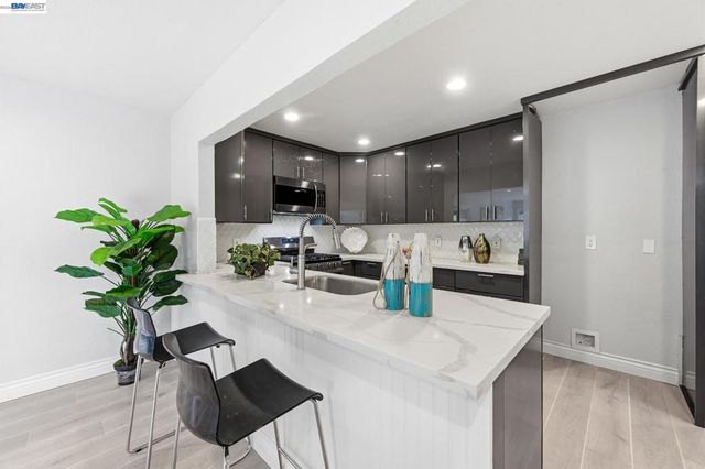 31333 San Andreas Dr, Union City, CA 94587