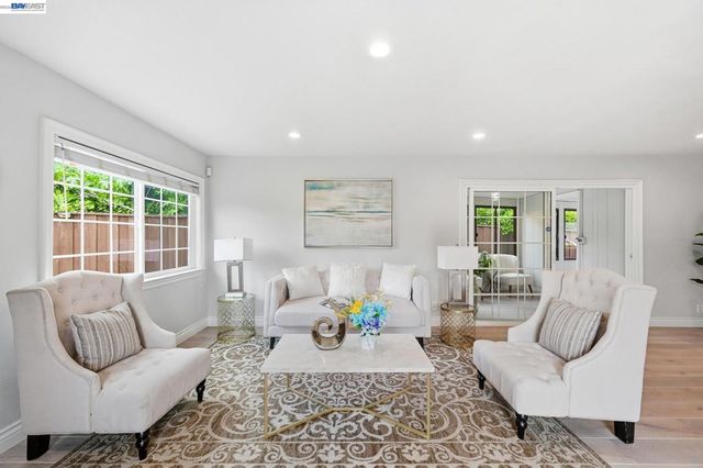 31333 San Andreas Dr, Union City, CA 94587