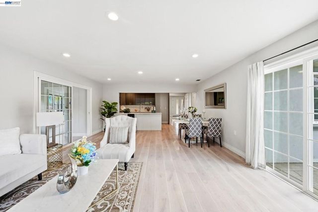 31333 San Andreas Dr, Union City, CA 94587