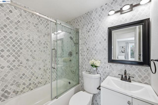 31333 San Andreas Dr, Union City, CA 94587
