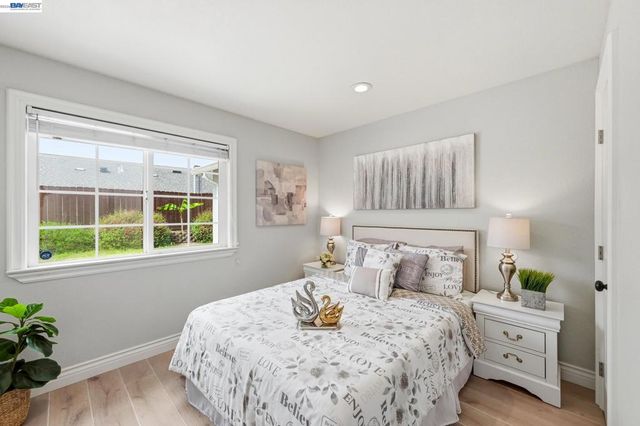 31333 San Andreas Dr, Union City, CA 94587