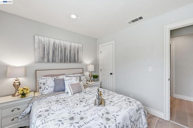 31333 San Andreas Dr, Union City, CA 94587