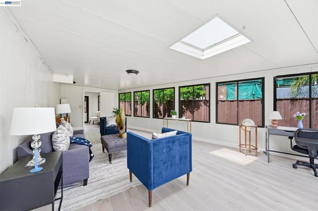 31333 San Andreas Dr, Union City, CA 94587