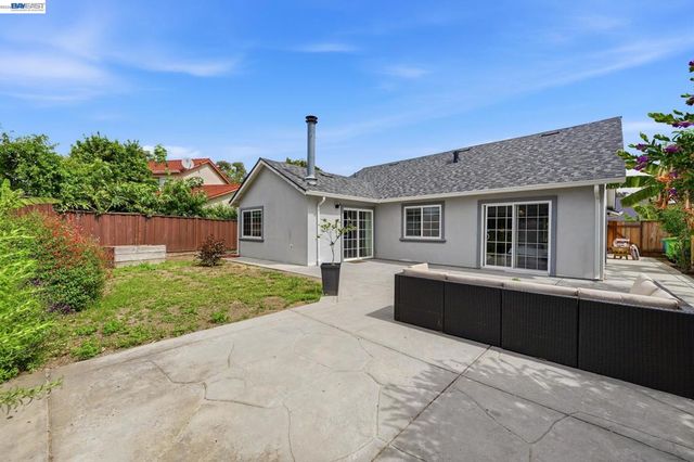 31333 San Andreas Dr, Union City, CA 94587