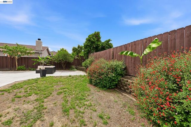 31333 San Andreas Dr, Union City, CA 94587