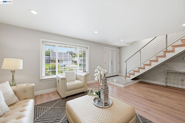 31333 San Andreas Dr, Union City, CA 94587
