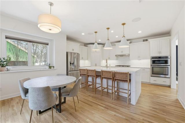 3012 W 91st Street, Leawood, KS 66206