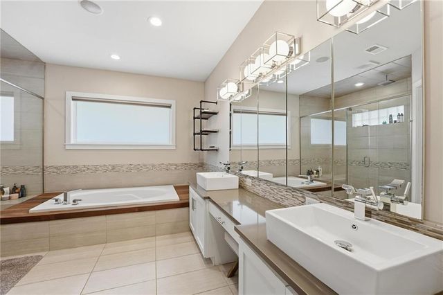 3012 W 91st Street, Leawood, KS 66206