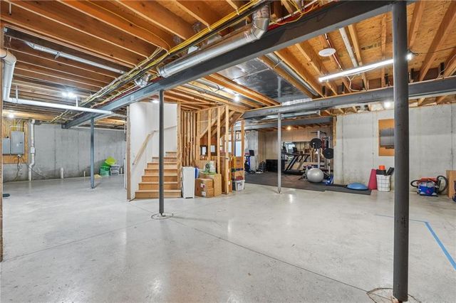 3012 W 91st Street, Leawood, KS 66206