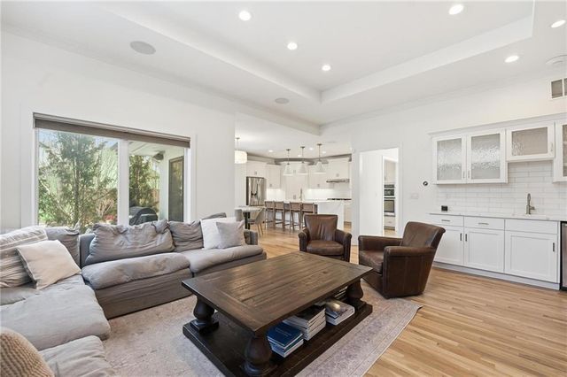 3012 W 91st Street, Leawood, KS 66206