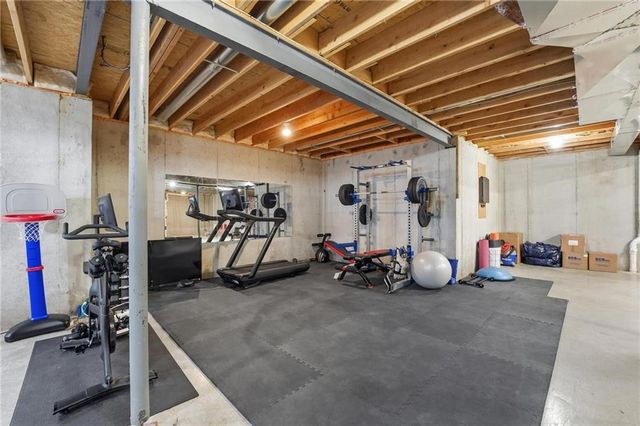 3012 W 91st Street, Leawood, KS 66206