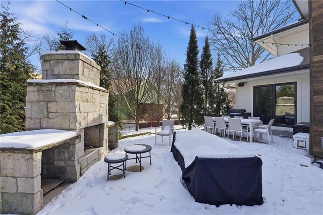 3012 W 91st Street, Leawood, KS 66206