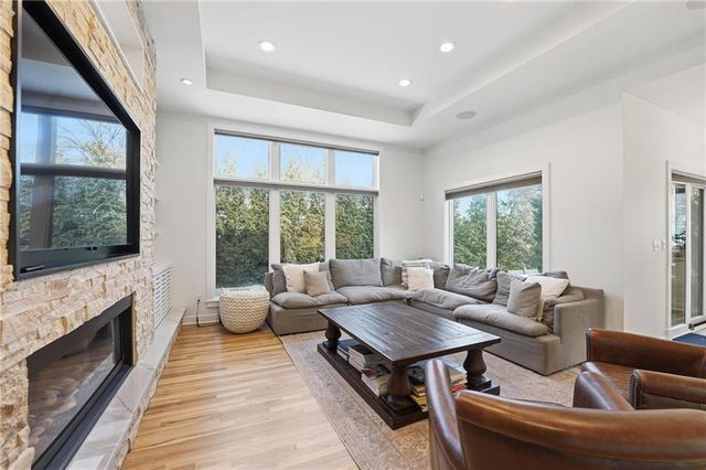 3012 W 91st Street, Leawood, KS 66206