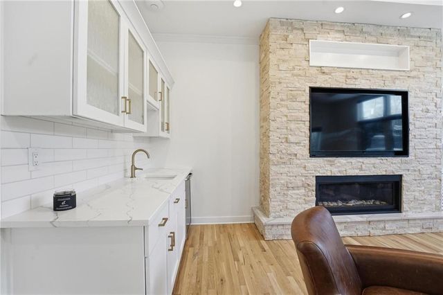 3012 W 91st Street, Leawood, KS 66206