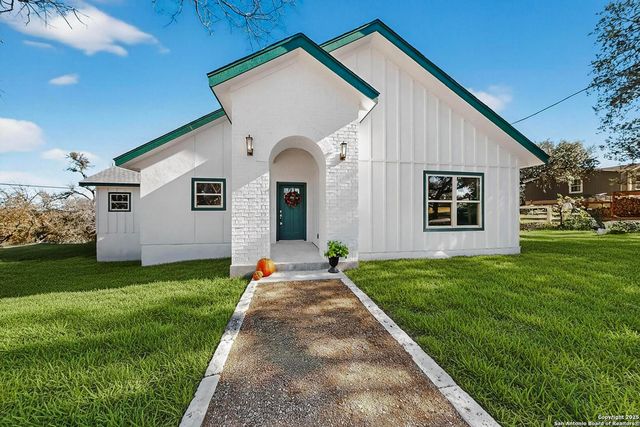 514 Contour Dr, Spring Branch, TX 78070