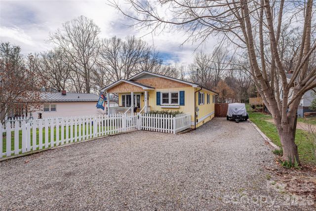 145 Woodland Drive, Waynesville, NC 28786